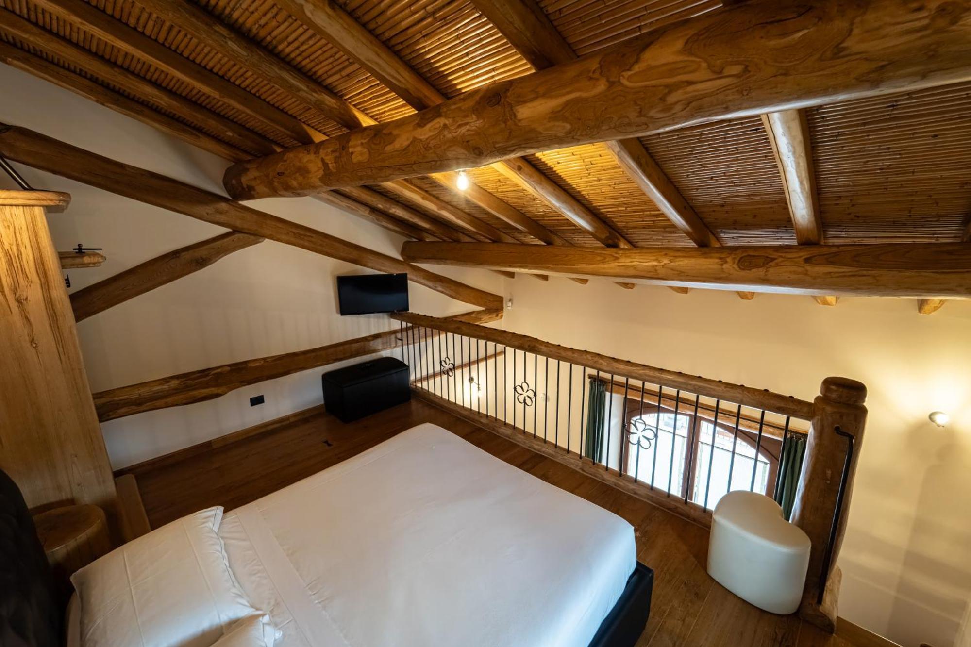 Etna Quota Mille Boutique Hotel, Typical Sicilian Food & Wine Randazzo Exterior photo
